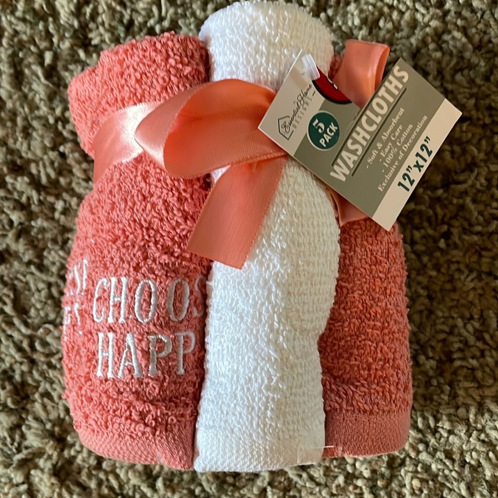 NWT 5 washcloths